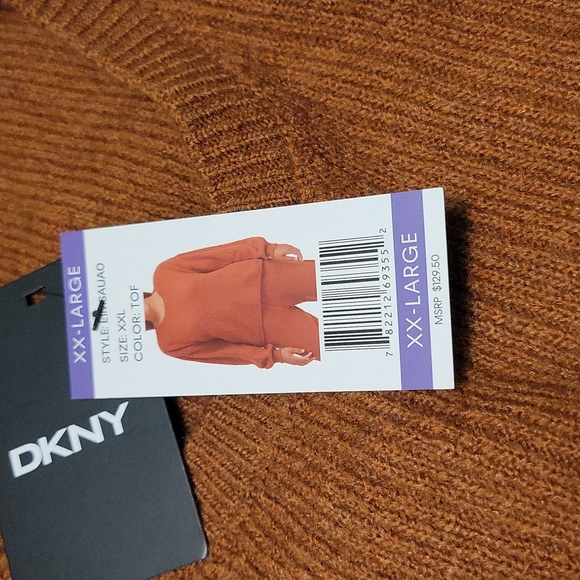 DKNY Cashmere Blend Jogger Set - Picture 6 of 16